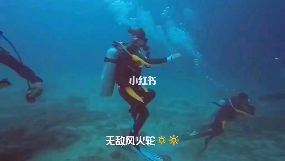 为什么一些内向者能“伪装”成外向者，他们是如何做到的？游戏画面